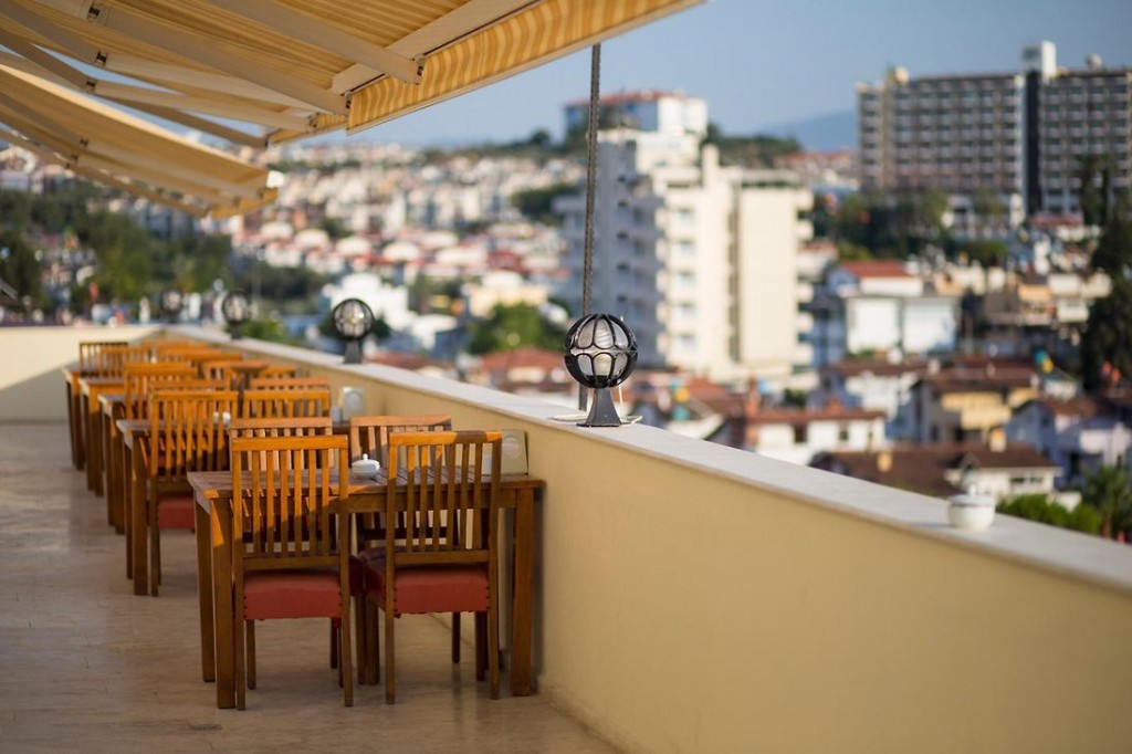 TUNTAS FAMILY SUITES KUSADASI