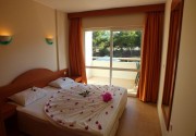 TUNTAS FAMILY SUITES KUSADASI