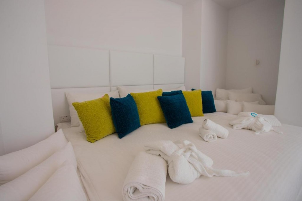 NAPA SUITES