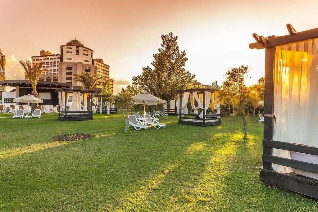 MELAS HOTEL LARA