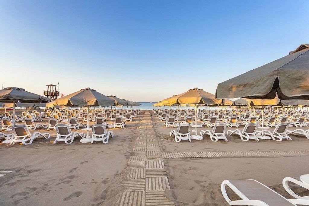 MELAS HOTEL LARA