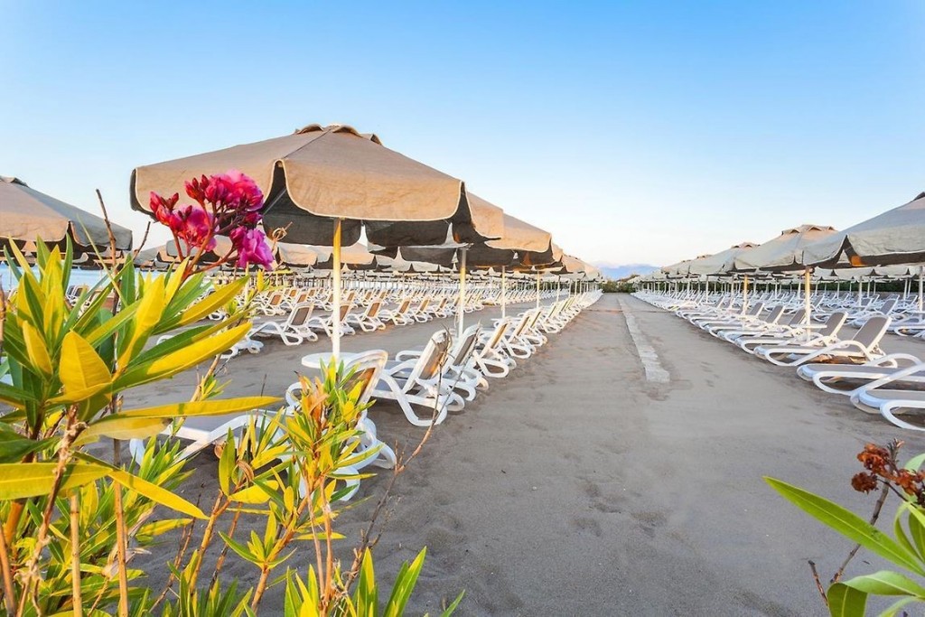 MELAS HOTEL LARA