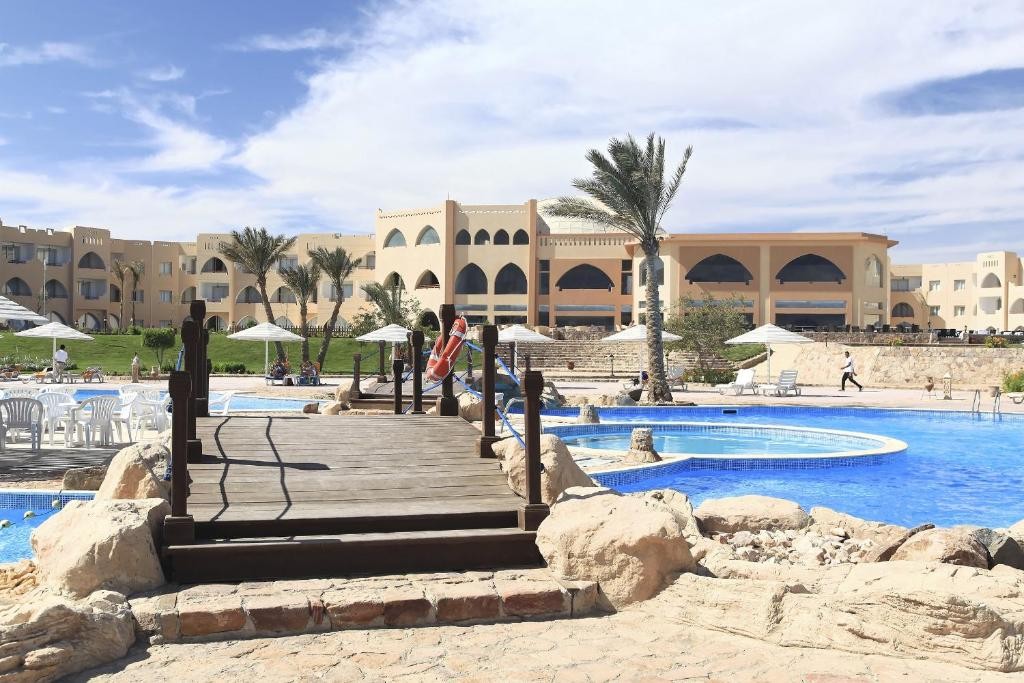 THE THREE CORNERS EQUINOX BEACH RESORT