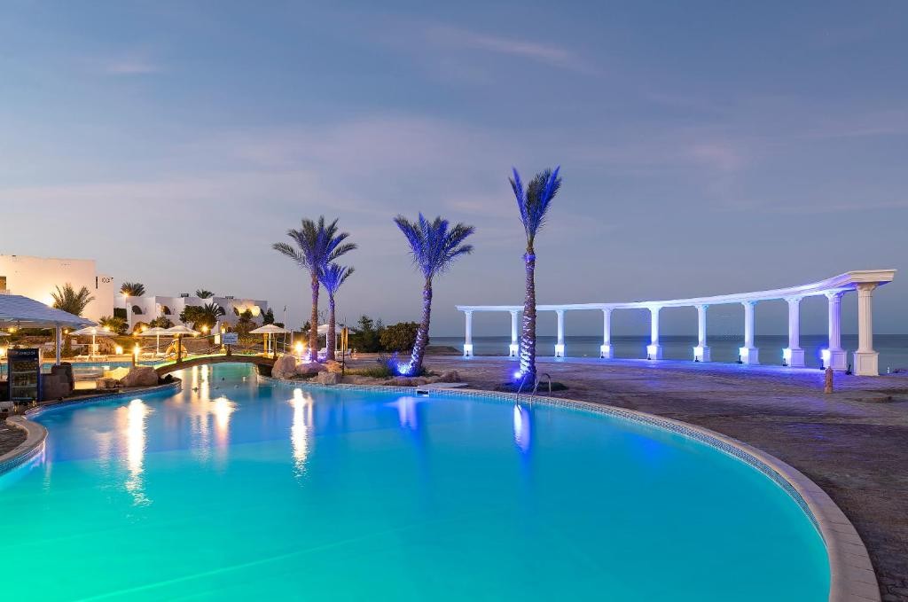 THE THREE CORNERS EQUINOX BEACH RESORT