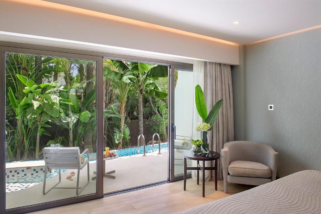 FOUR SEASONS CYPRUS