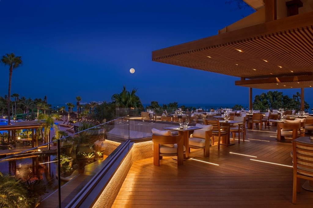 FOUR SEASONS CYPRUS