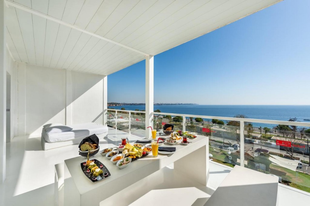 HOTEL SU