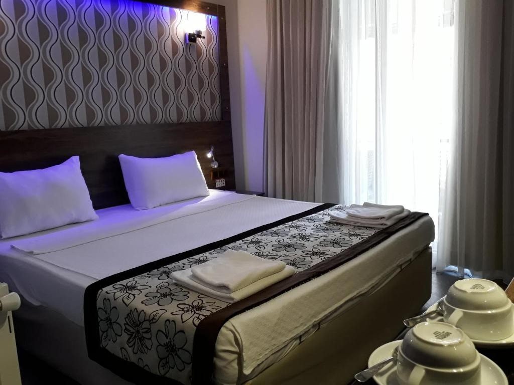 DOLPHIN APART HOTEL