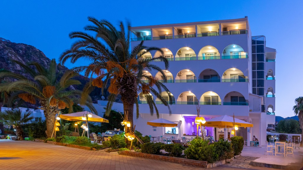 FAROS CONTESS HOTEL