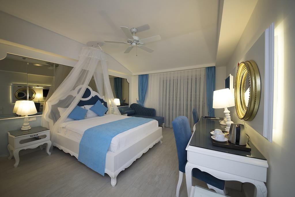 MONTEBELLO DELUXE