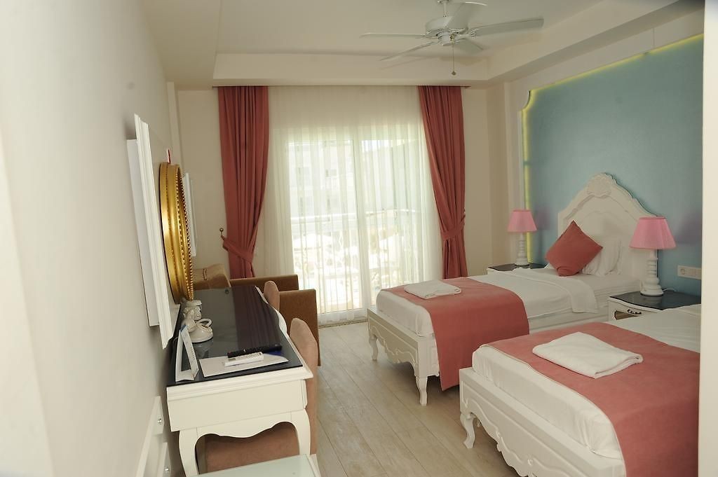 MONTEBELLO DELUXE