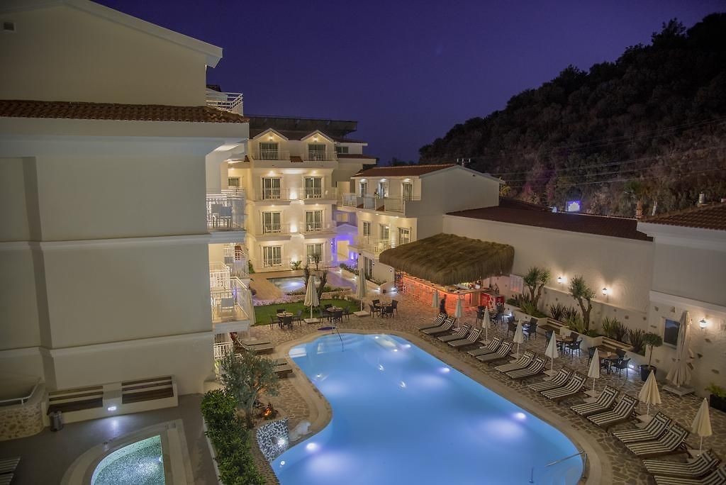 MONTEBELLO DELUXE