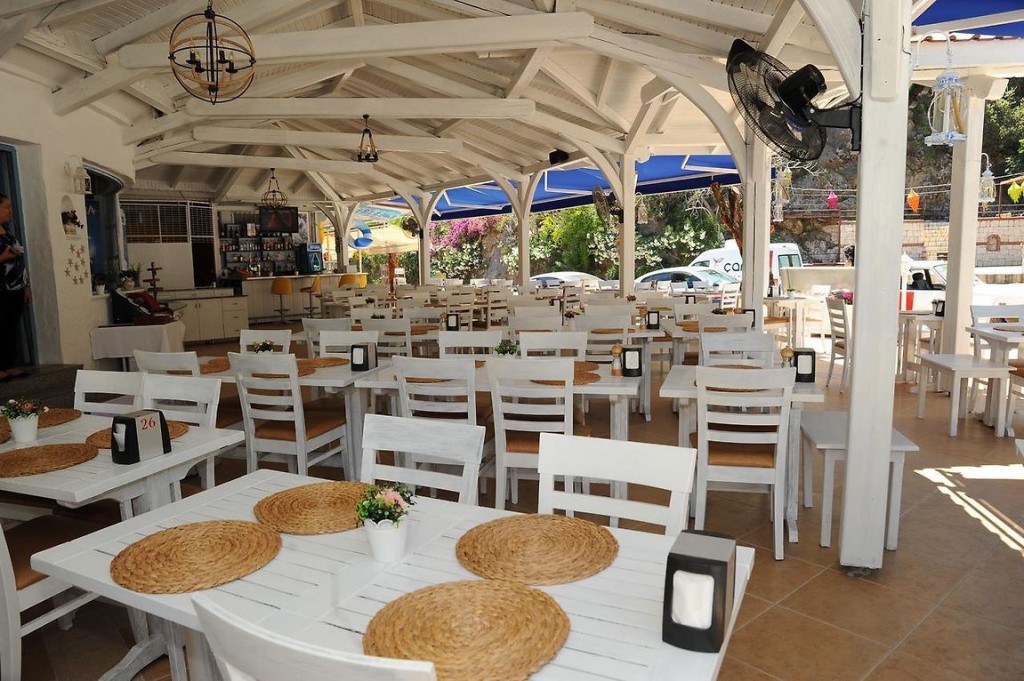 MONTEBELLO DELUXE