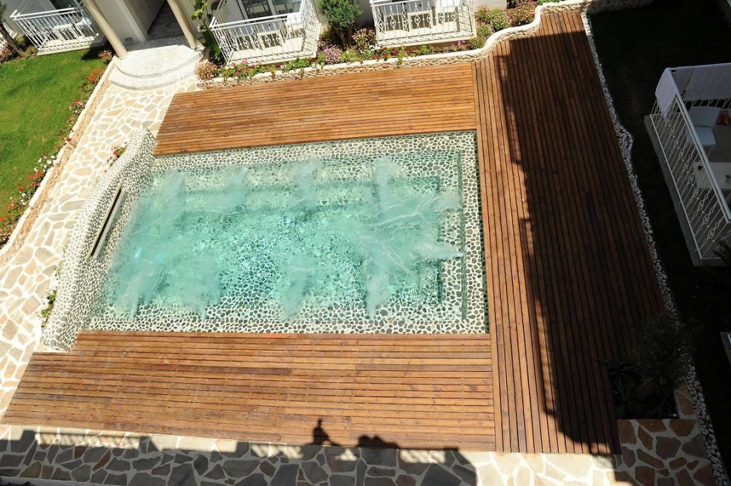 MONTEBELLO DELUXE