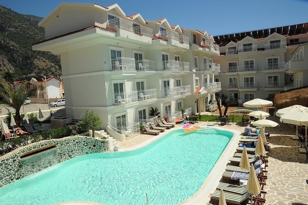 MONTEBELLO DELUXE