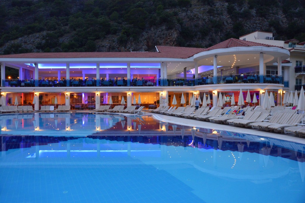 MONTEBELLO RESORT