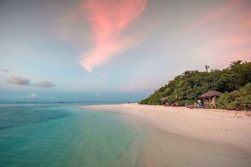 MAKUNUDU ISLAND