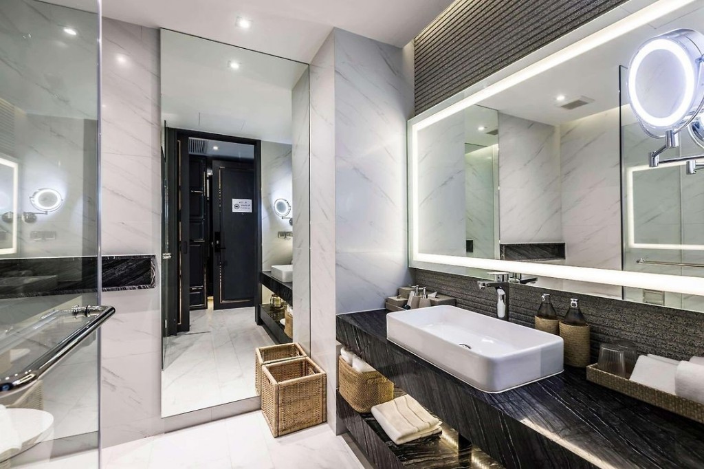 WYNDHAM GRAND NAI HARN BEACH PHUKET