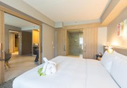 Oakwood Hotel Journeyhub Phuket