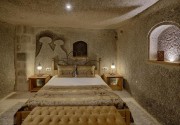 HERA CAVE SUITES