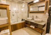 IMPERIAL CAVE SUITE & SPA