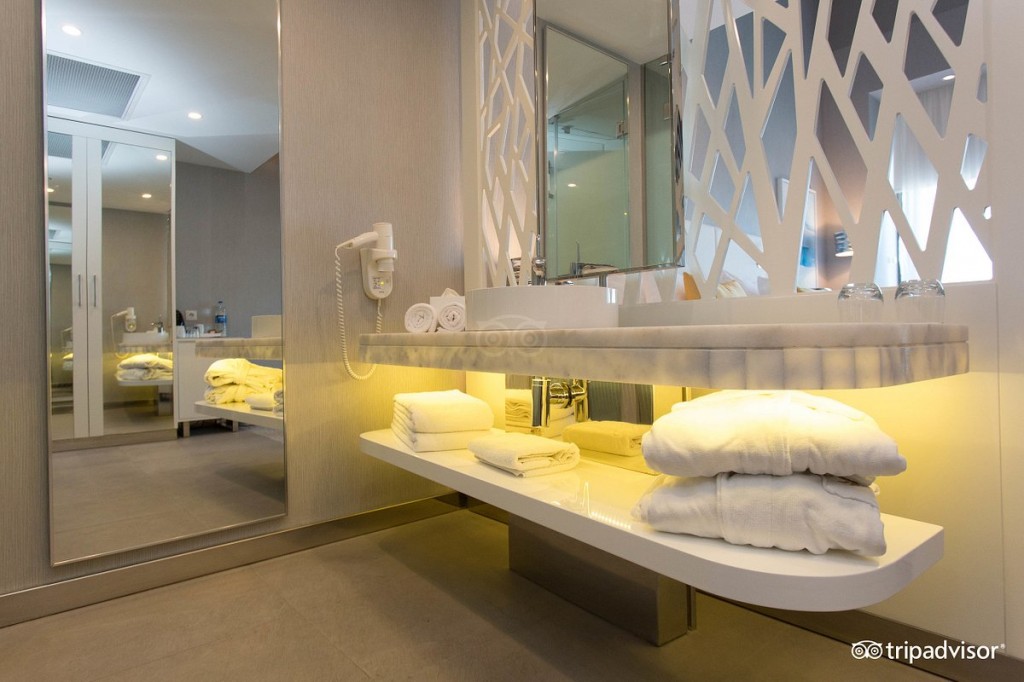 THE SENSE DELUXE HOTEL