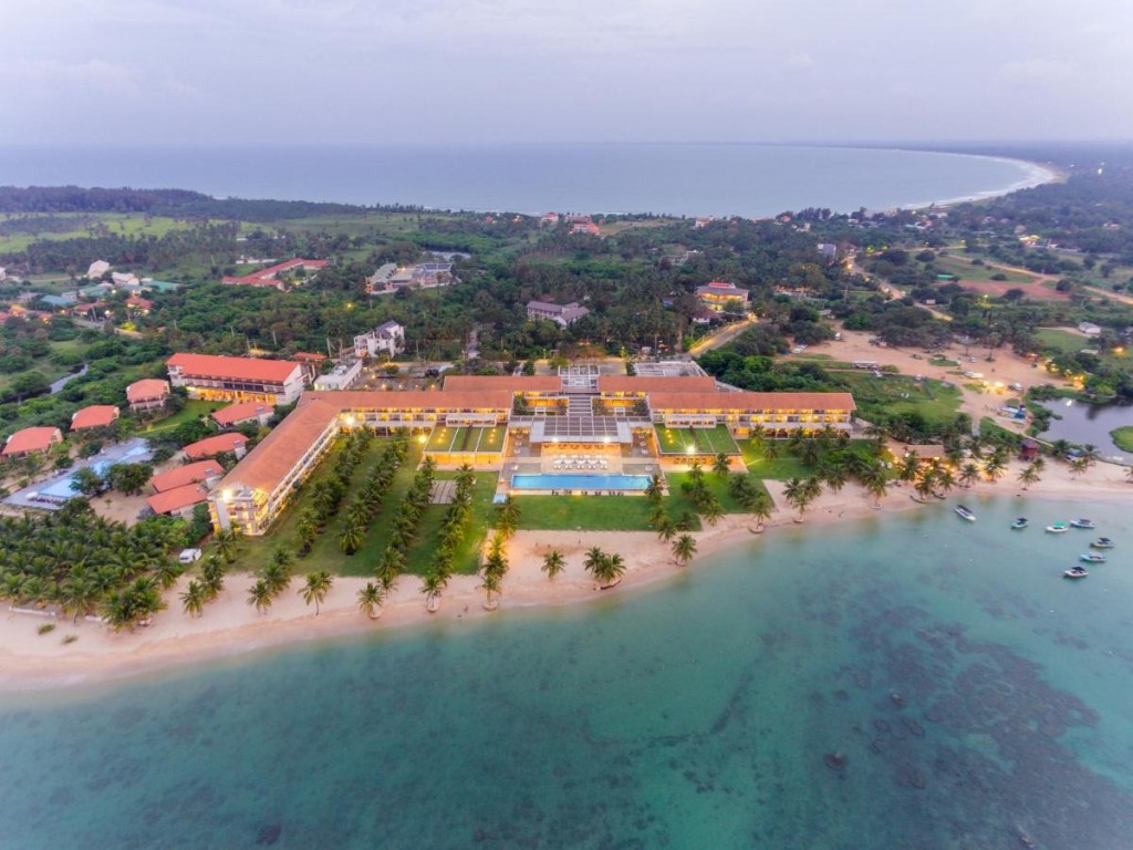 AMAYA BEACH PASSIKUDAH
