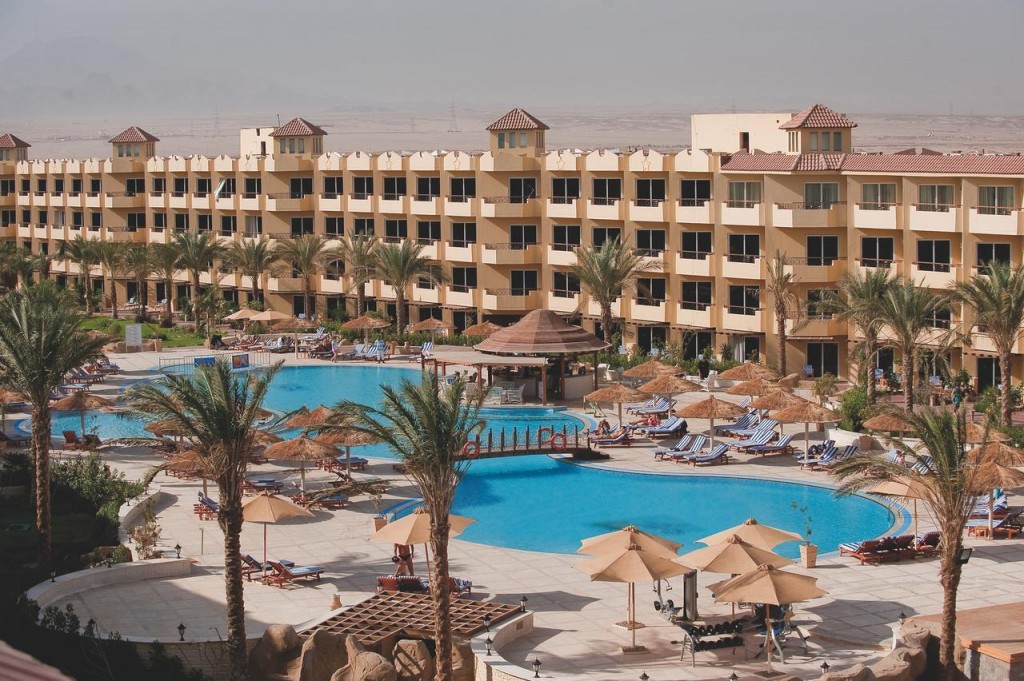 AMWAJ BLUE BEACH RESORT & SPA – ABU SOMA