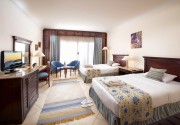 AMWAJ BLUE BEACH RESORT & SPA – ABU SOMA