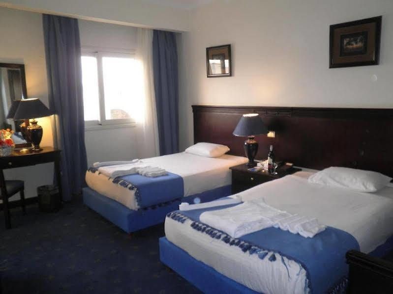 EMERALD RESORT (GOLDEN 5)