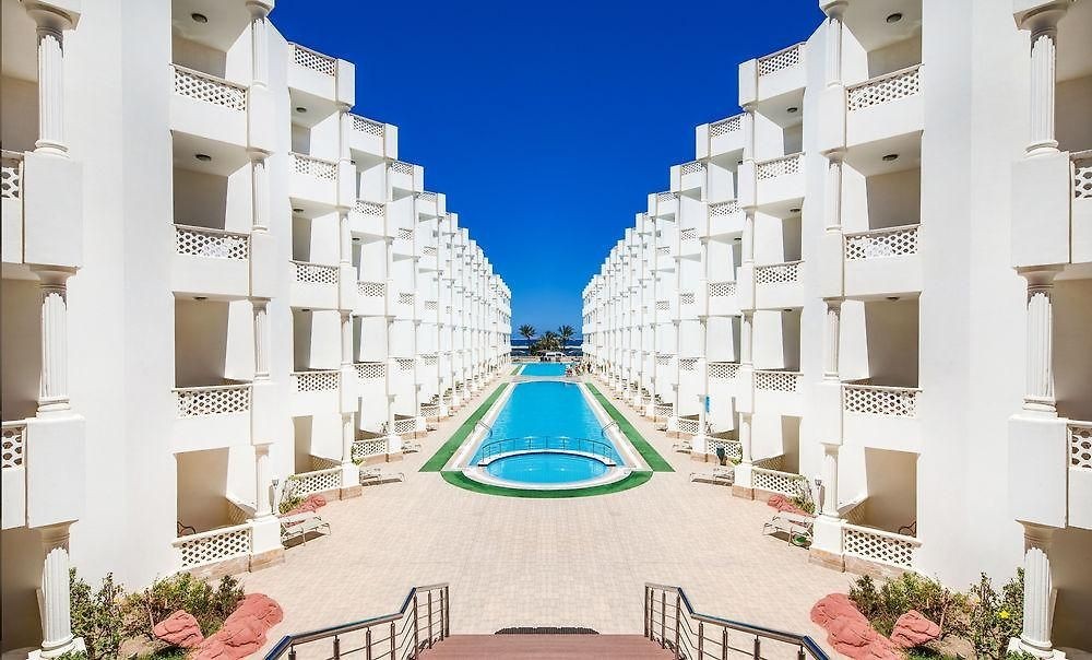 EMERALD RESORT (GOLDEN 5)