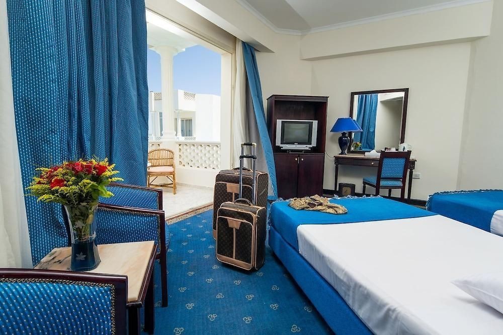 EMERALD RESORT (GOLDEN 5)