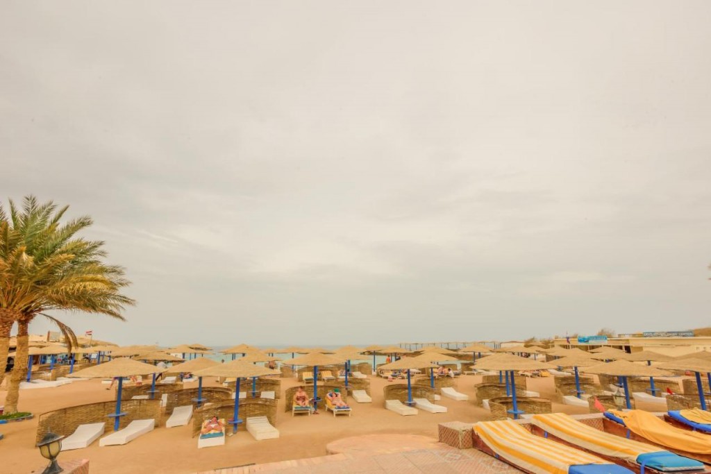 EMPIRE BEACH AQUA PARK