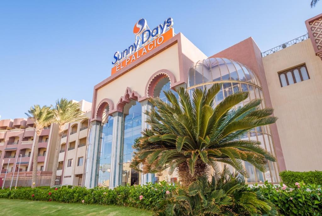 SUNNY DAYS RESORT SPA & AQUA PARK