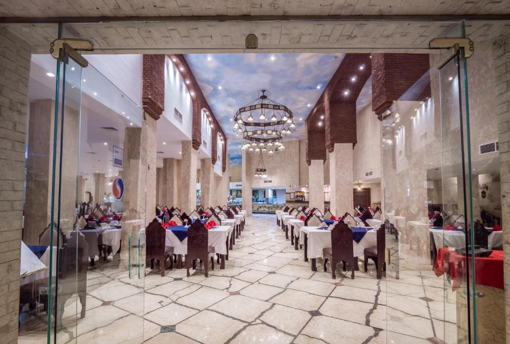 SUNNY DAYS RESORT SPA & AQUA PARK