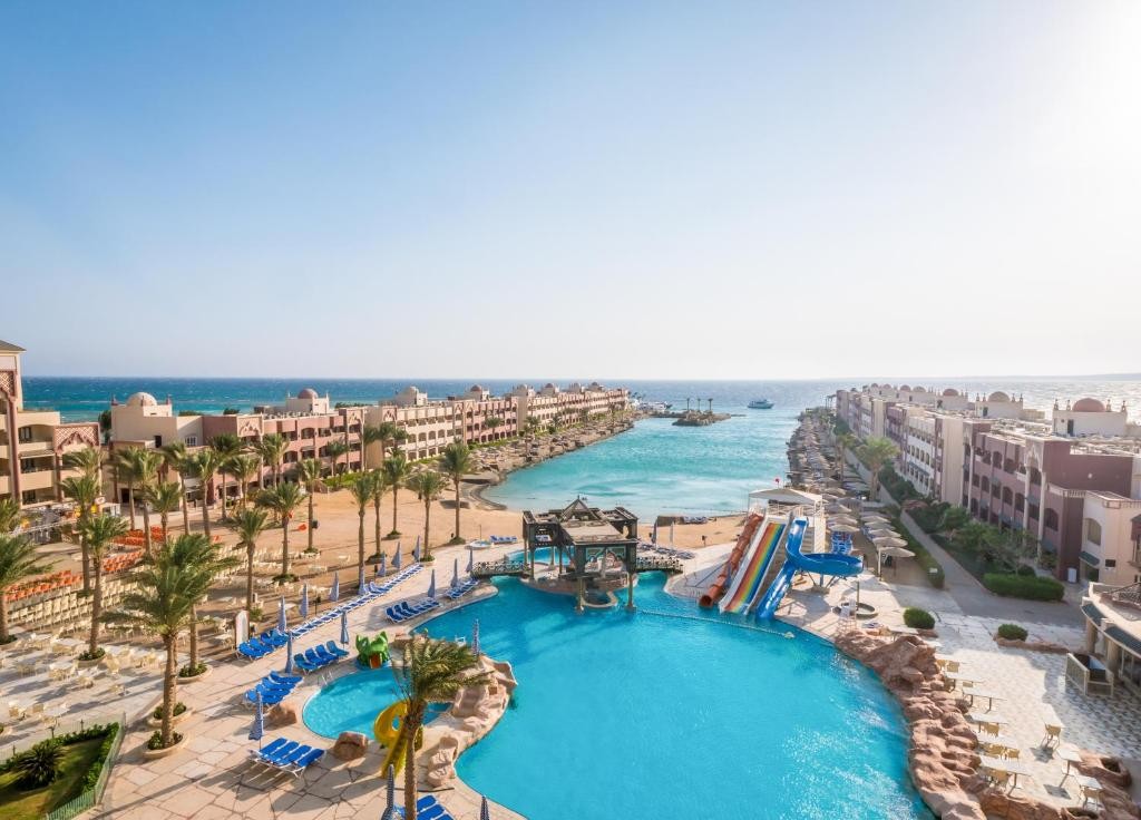 SUNNY DAYS RESORT SPA & AQUA PARK