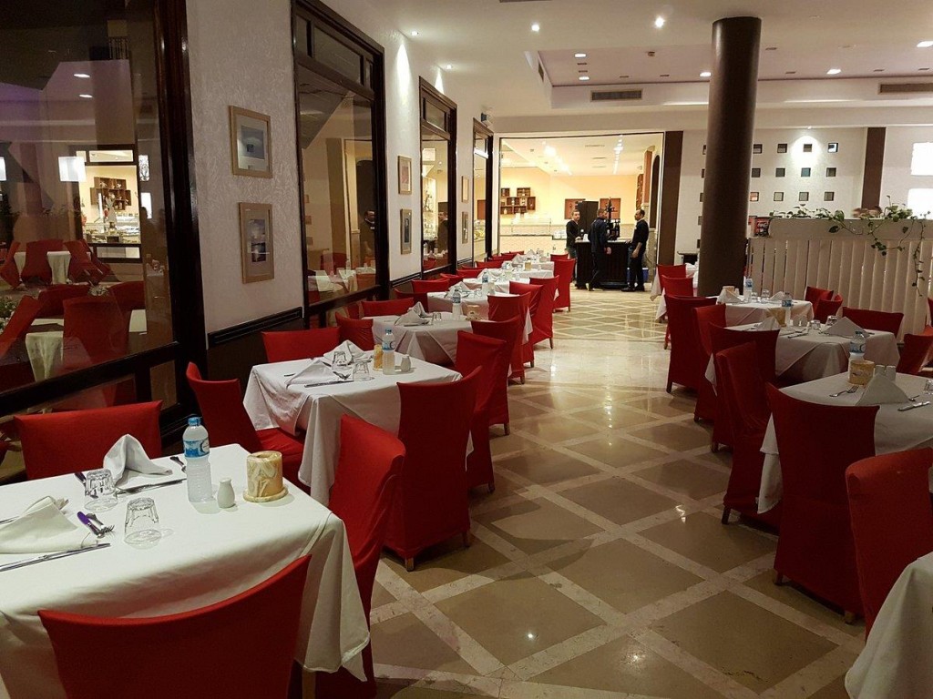 TAMRA BEACH HOTEL