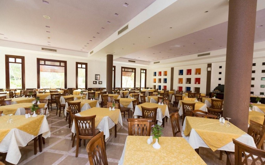 TAMRA BEACH HOTEL