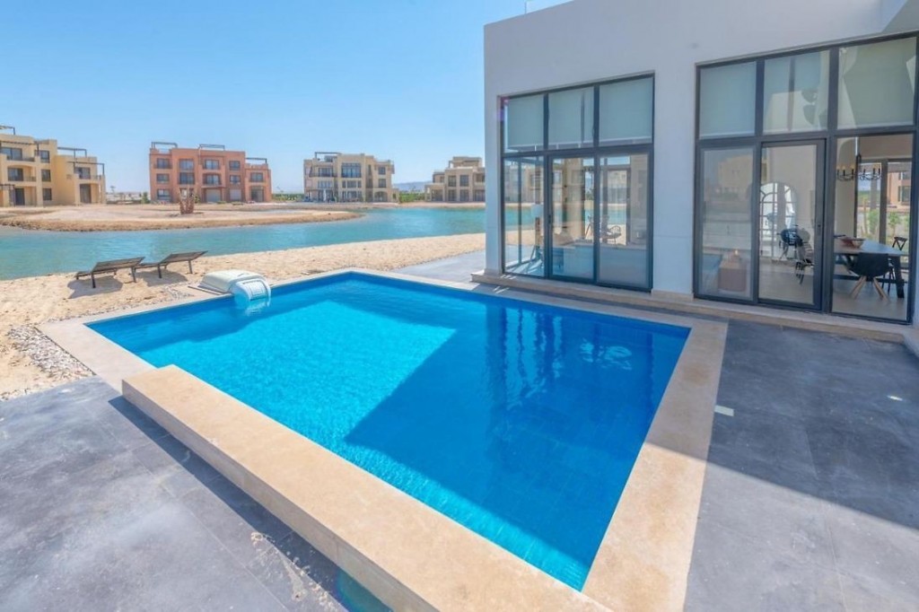 TAWILA ISLAND HOTEL