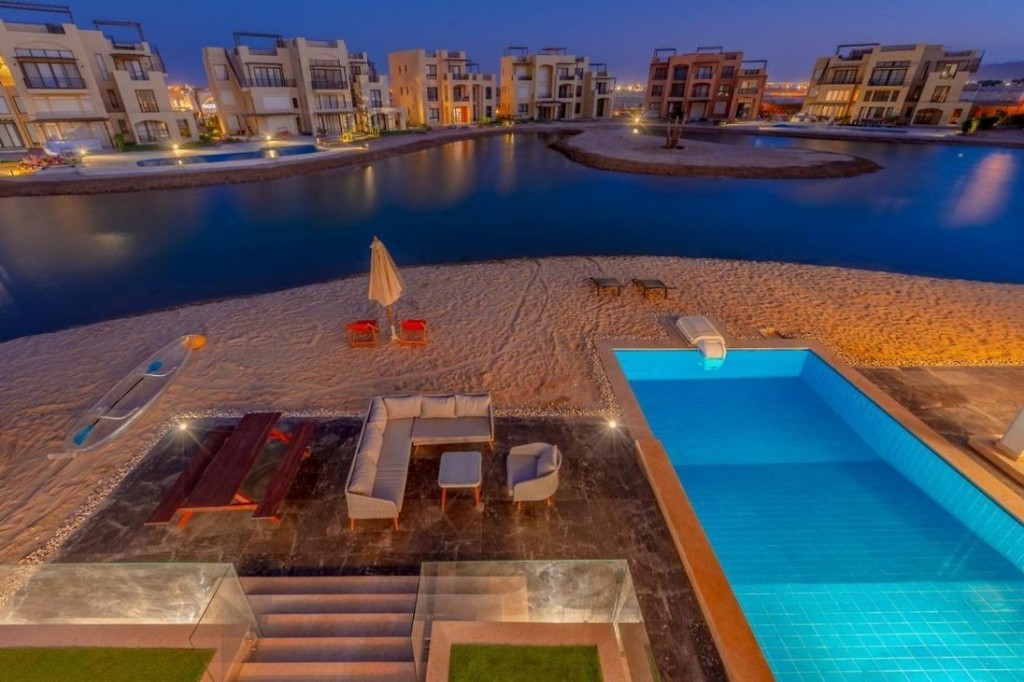 TAWILA ISLAND HOTEL