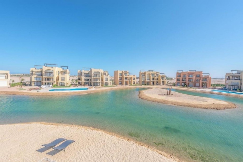 TAWILA ISLAND HOTEL