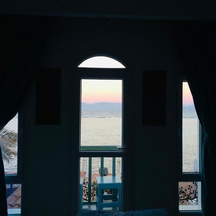 THE ROCK HOTEL