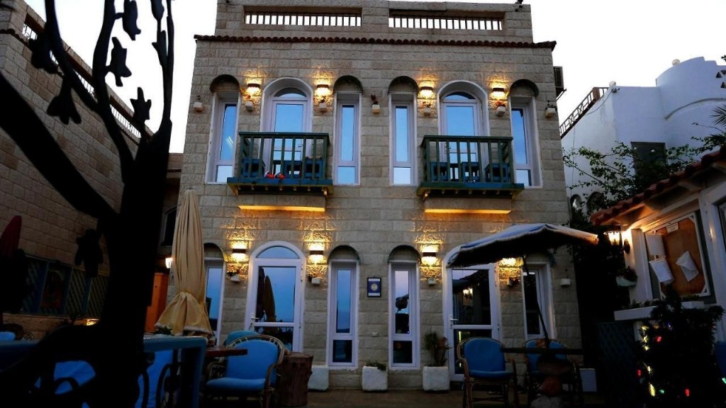 THE ROCK HOTEL