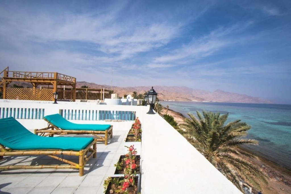 THE ROCK HOTEL