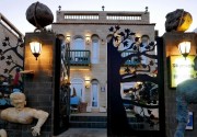 THE ROCK HOTEL