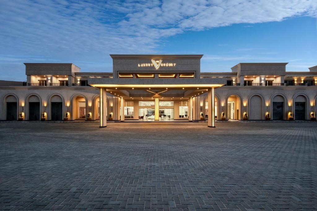 THE V LUXURY RESORT SAHL HASHEESH