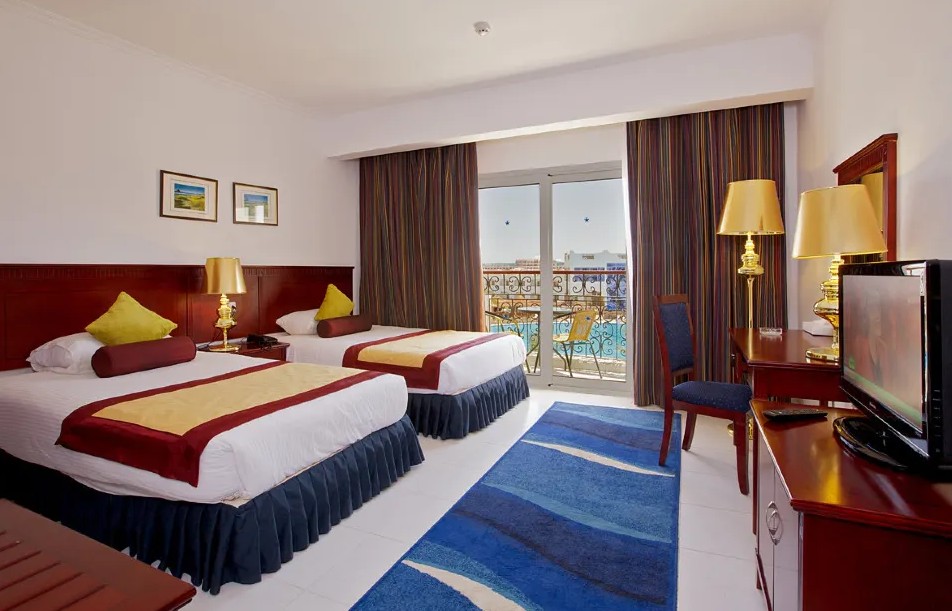 TOPAZ SUITES HOTEL (GOLDEN 5)