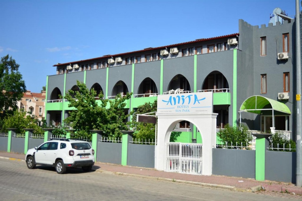 ANITA SUNPARK HOTEL