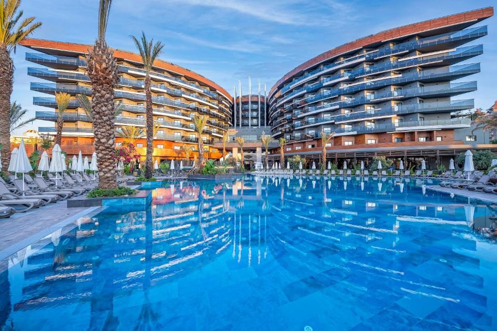 KIRMAN CALYPTUS RESORT & SPA