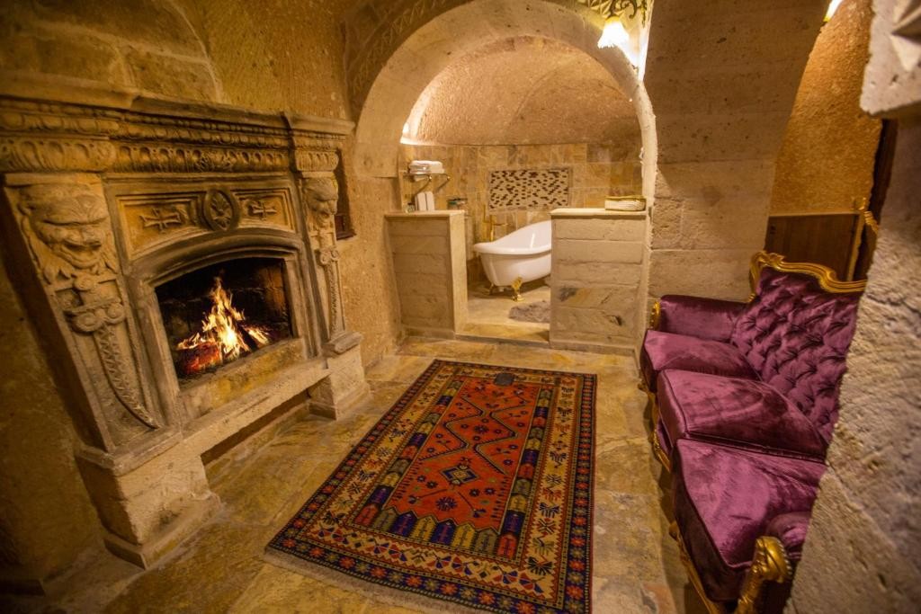 ROYAL CAVE